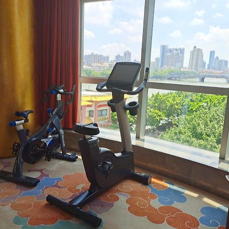 Howard Johnson Riverview Hotel Canton Esterno foto