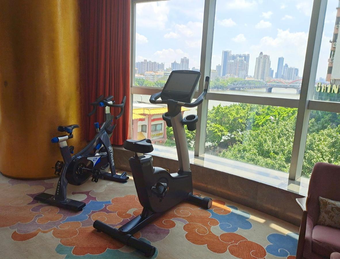 Howard Johnson Riverview Hotel Canton Esterno foto