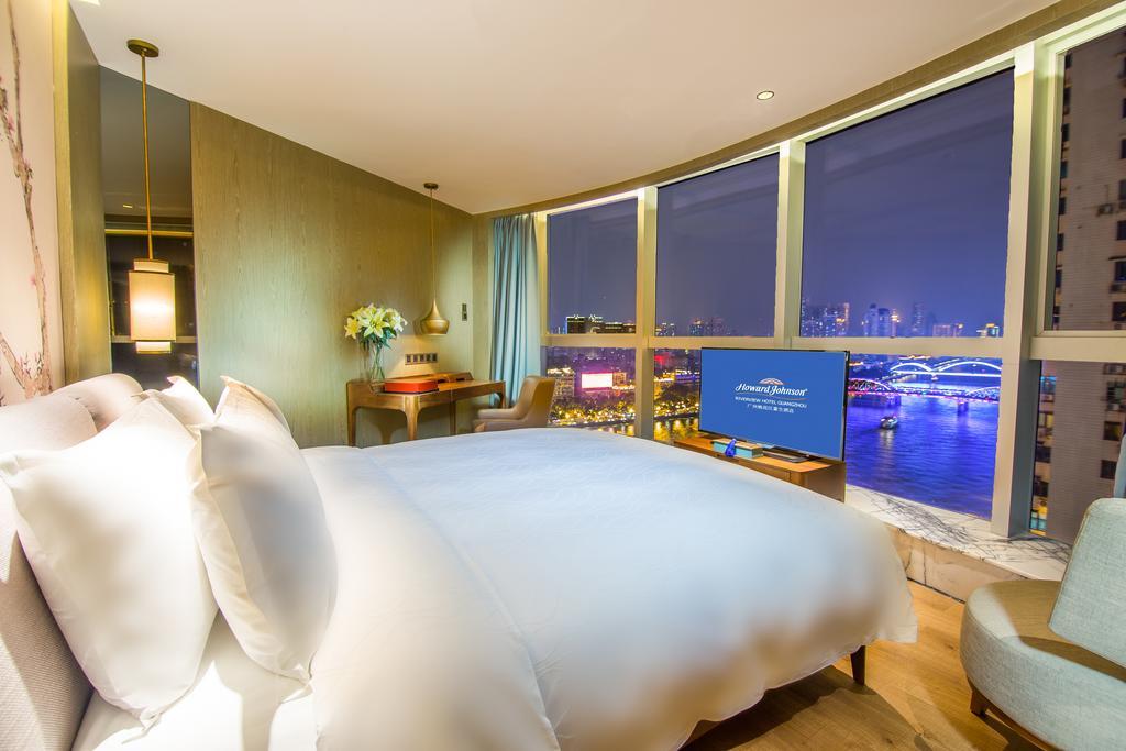 Howard Johnson Riverview Hotel Canton Esterno foto